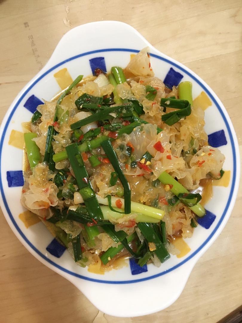 凉拌银耳