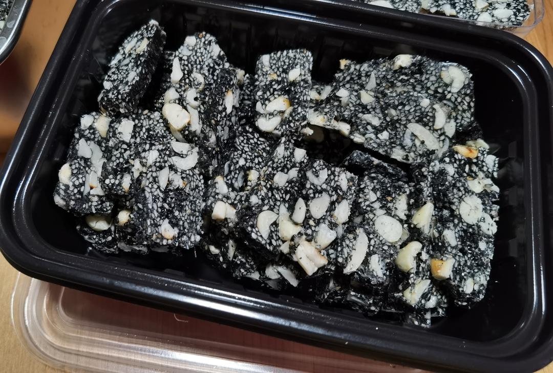 好吃又营养的黑芝麻糖