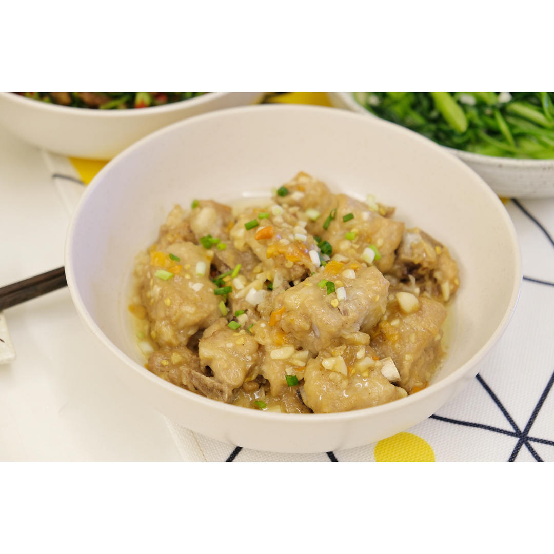 剁椒蒜蓉蒸排骨