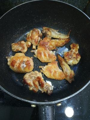 煎蚝油鸡翅的做法 步骤6