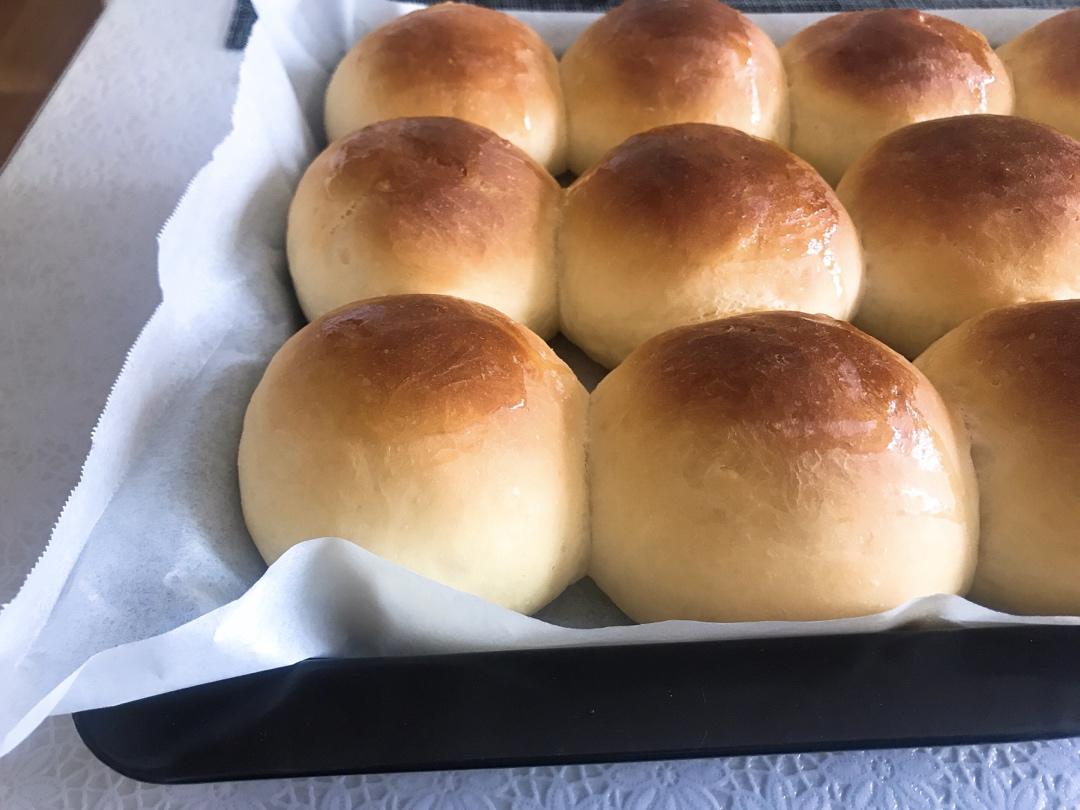 面包 牛奶蜂蜜小餐包 丁颖1028做的牛奶蜂蜜小餐包丁颖1028