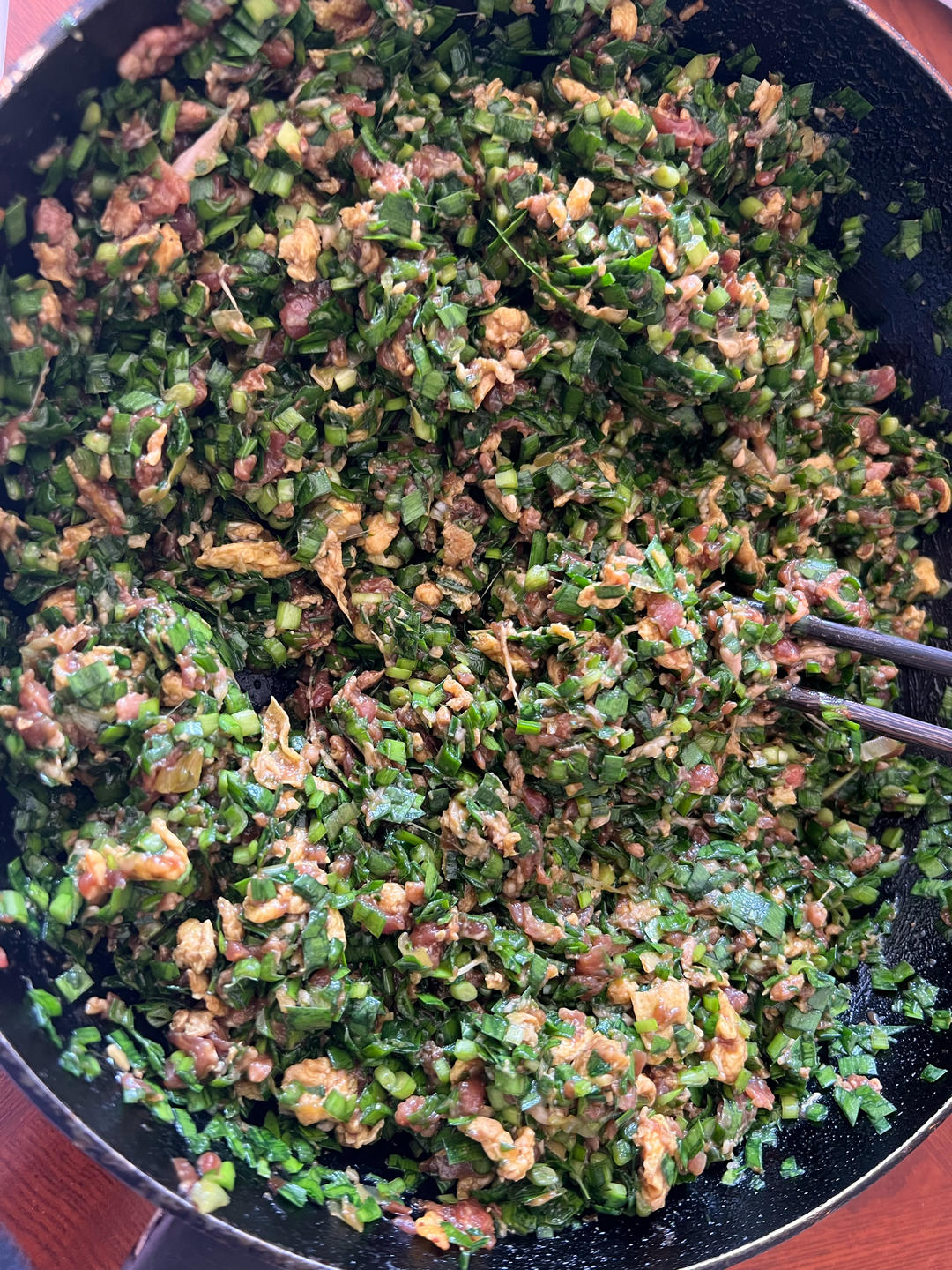 韭菜猪肉饺子(附擀皮和最简单的饺子包法)