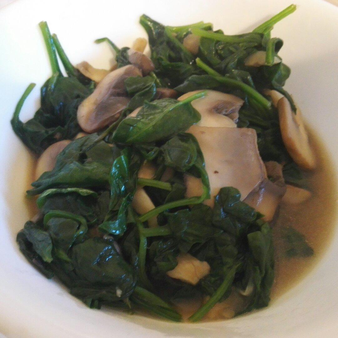 菠菜炒蘑菇