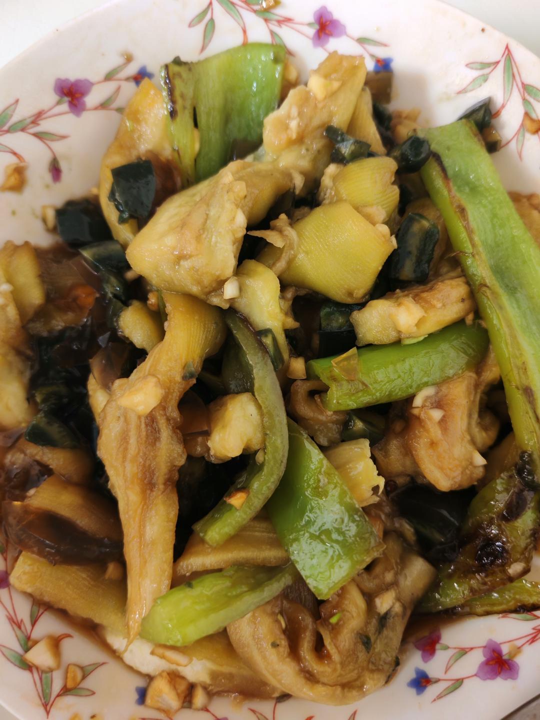 秋燥最下饭开胃的“虎椒皮蛋”