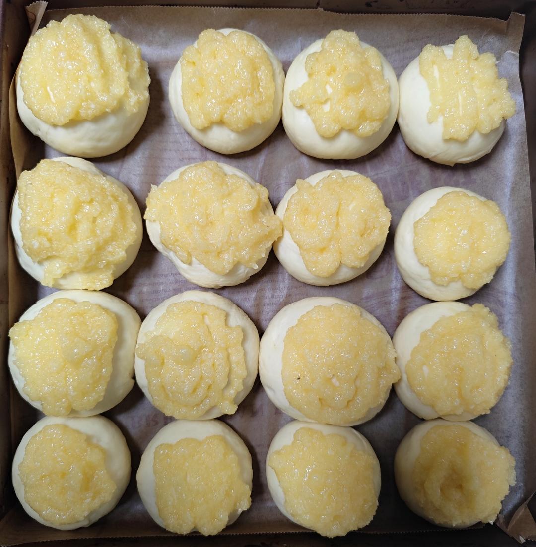 一次发酵同样松软的椰蓉小面包