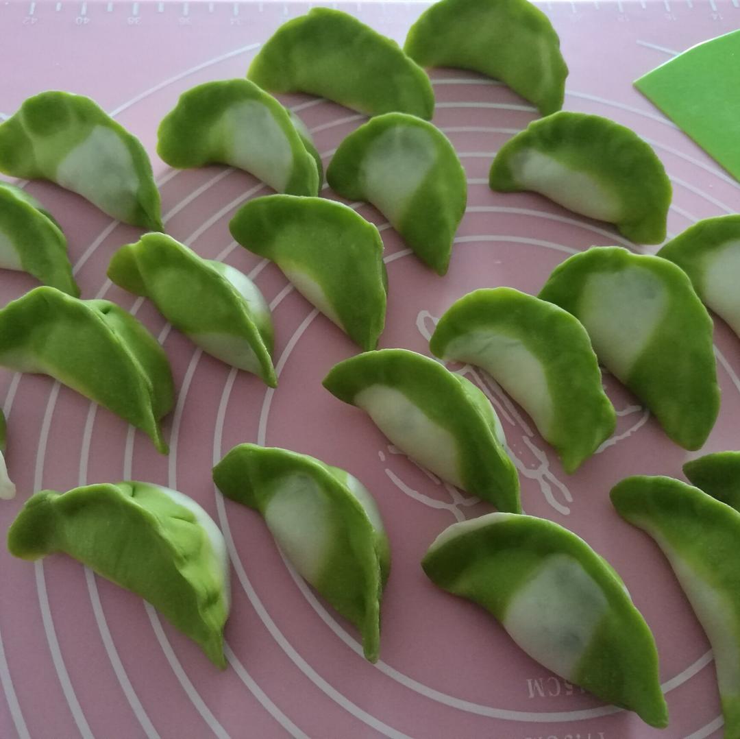 翡翠白玉白菜饺子详细版（附翡翠白玉白菜饺子包法，翡翠白玉饺子皮两种制法，面包机和面，翡翠白玉烧卖，各种馅料搭配）