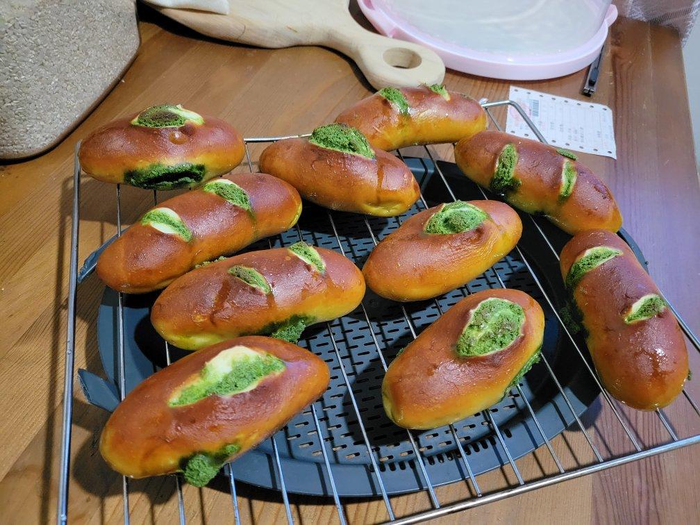抹茶奶酥碱水面包