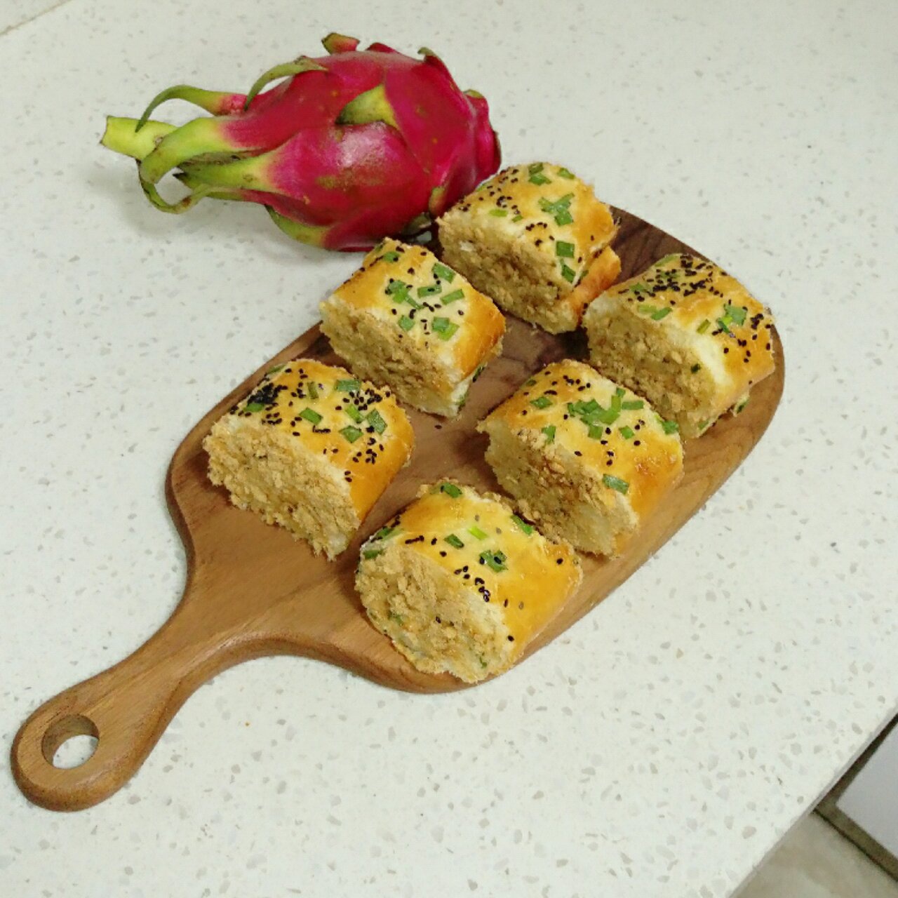 香葱肉松面包卷