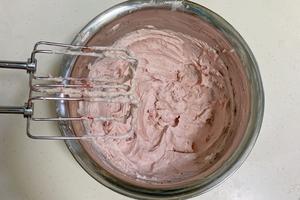 草莓奥利奥三明治冰淇淋的做法 步骤4