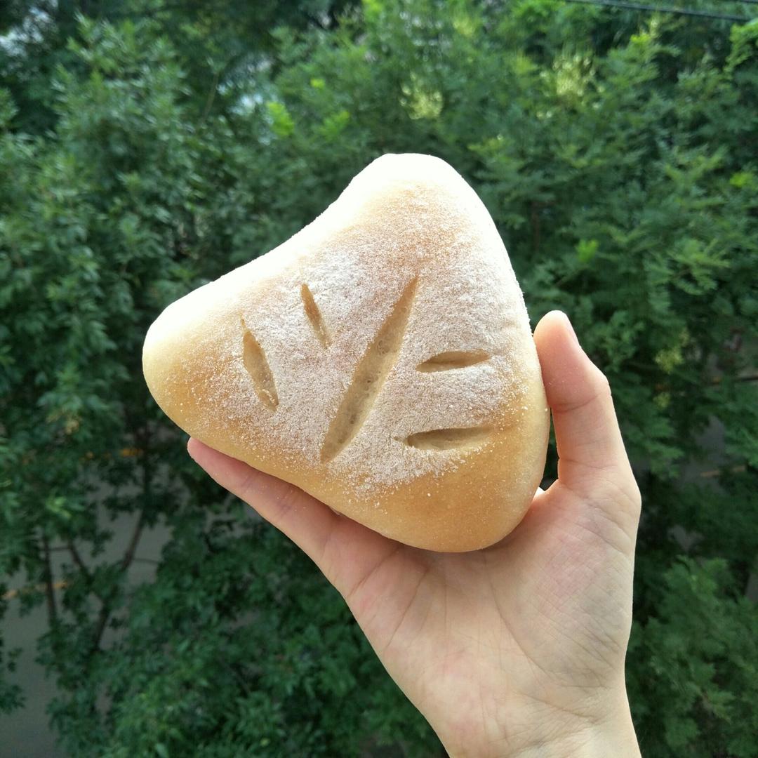 棉花糖和积雨云-牛奶红豆面包