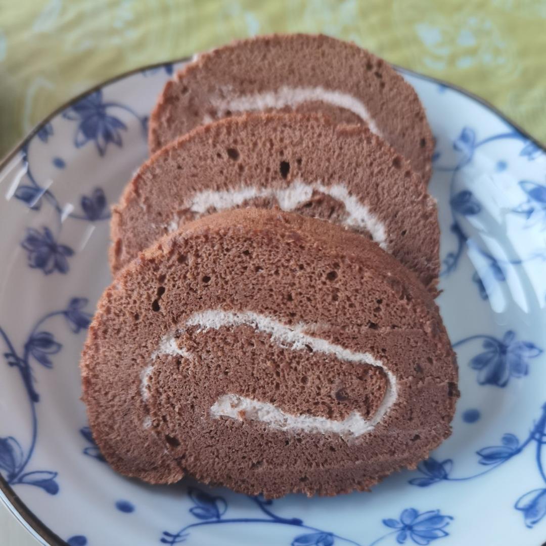 超浓郁卷不裂的巧克力蛋糕卷