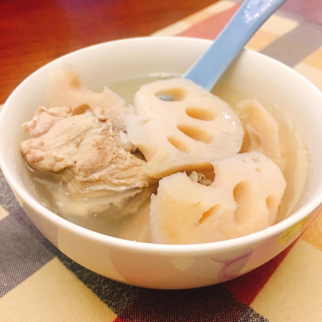 所谓cy做的排骨莲藕汤