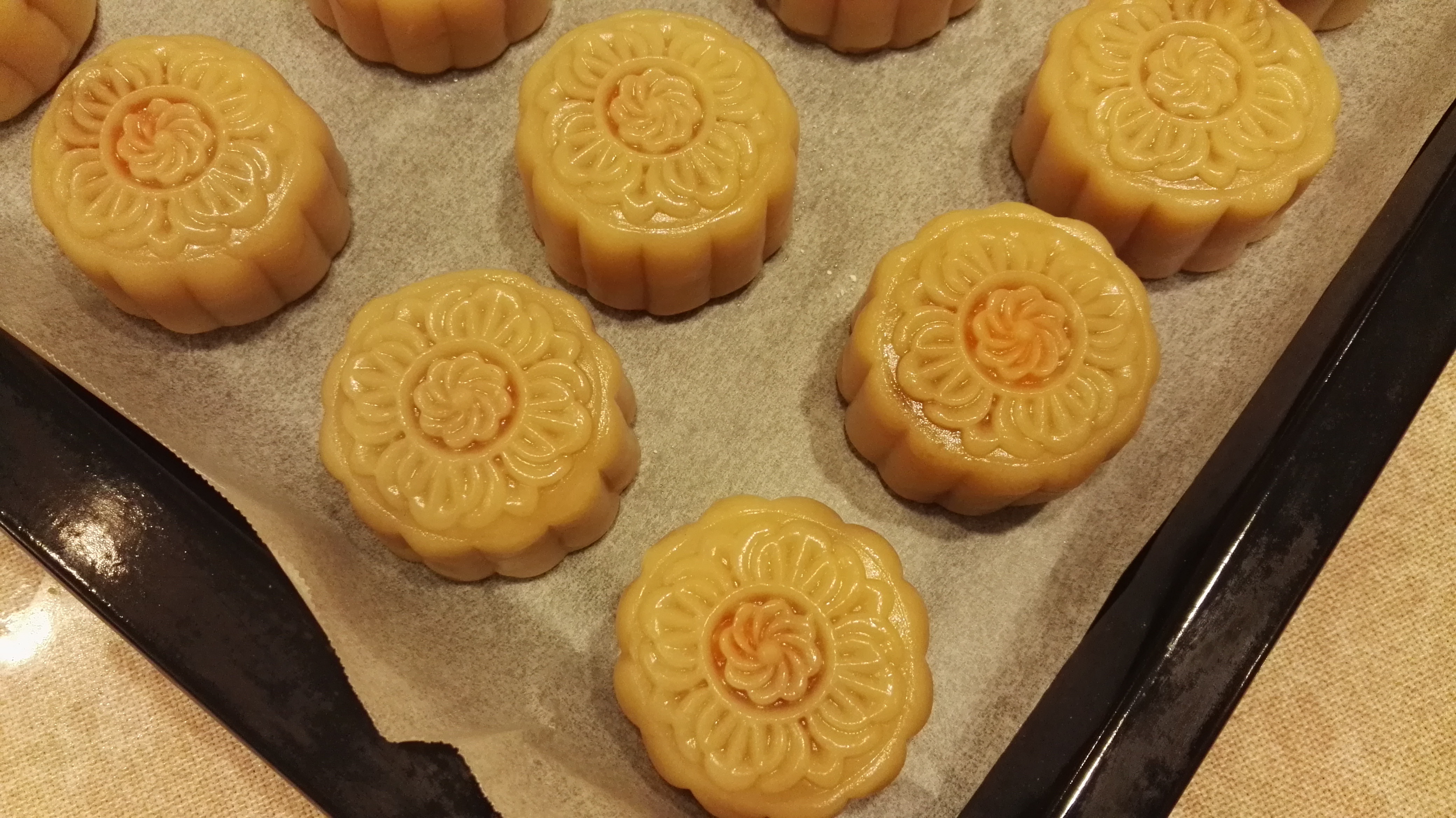 广式月饼—蛋黄莲蓉月饼