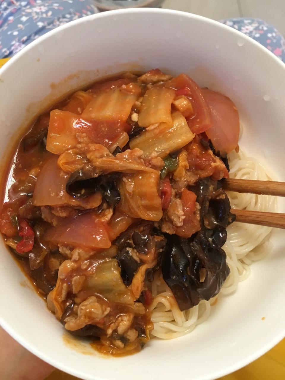新疆过油肉拌面