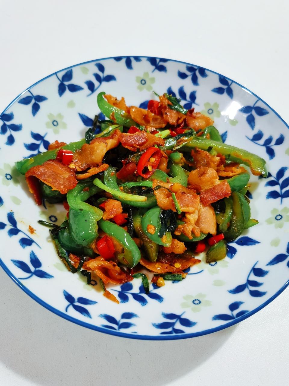 青椒炒培根