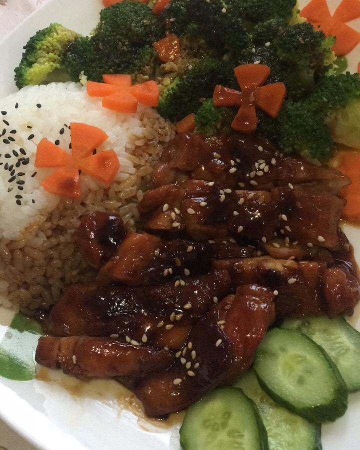 黑椒鸡腿饭