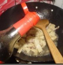 彩椒炒豆腐皮结的做法 步骤10