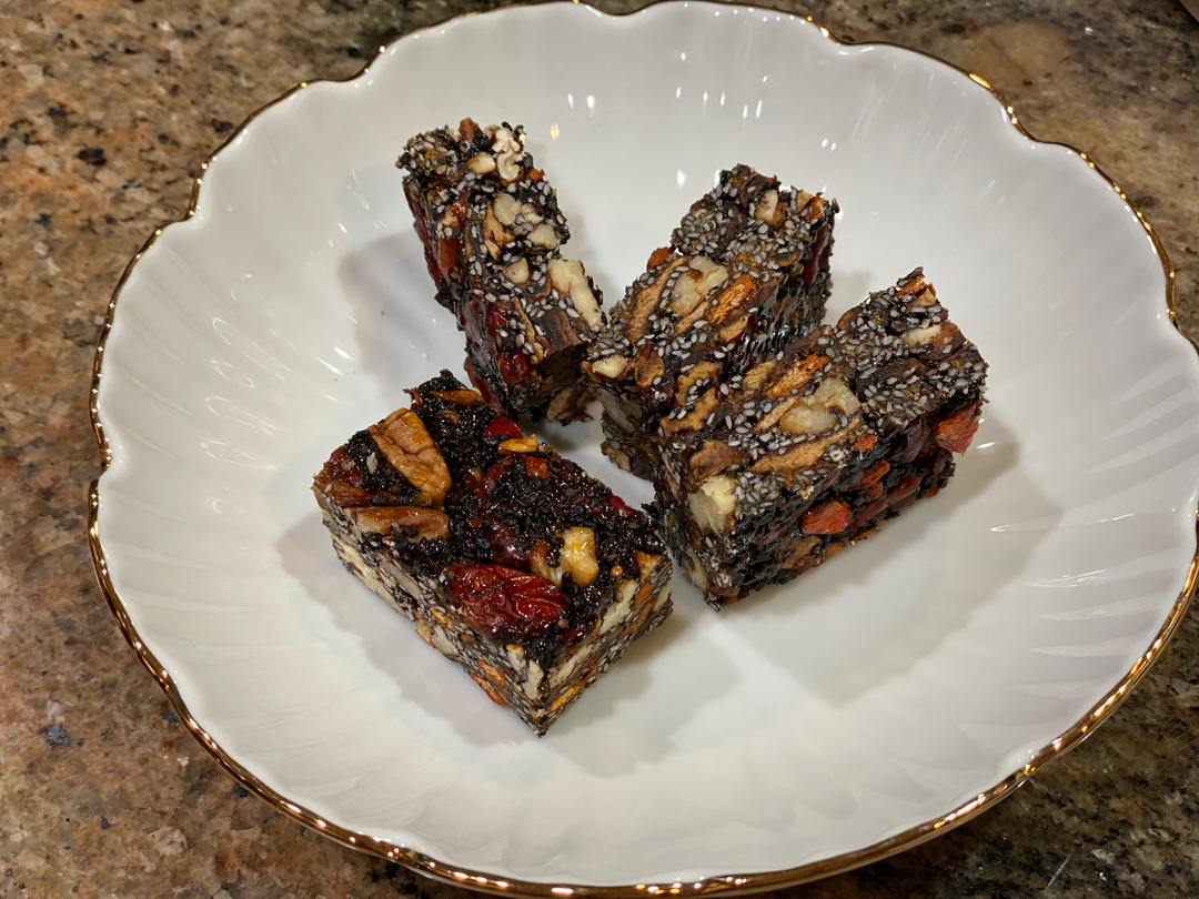 核桃红枣枸杞芝麻糕