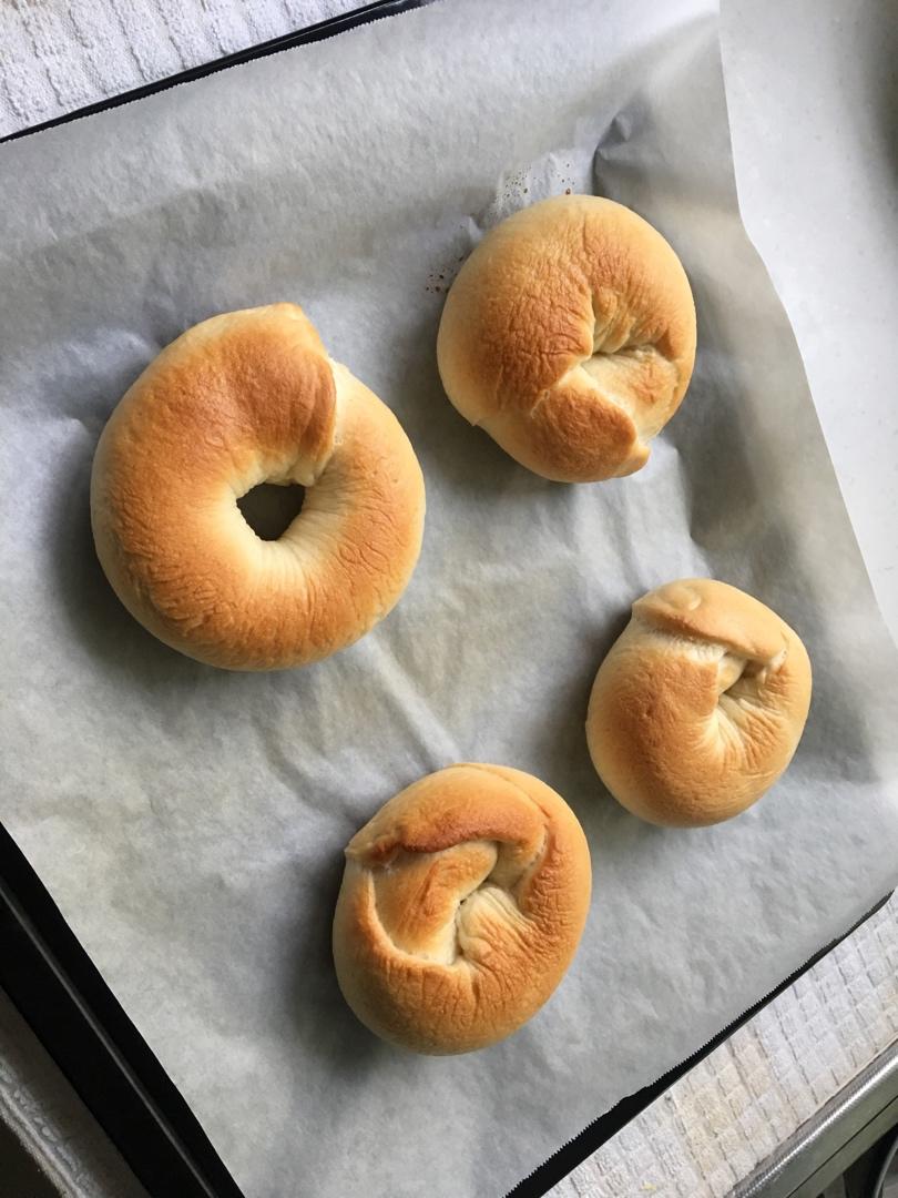 无油低糖的健康主食面包：芝麻贝果