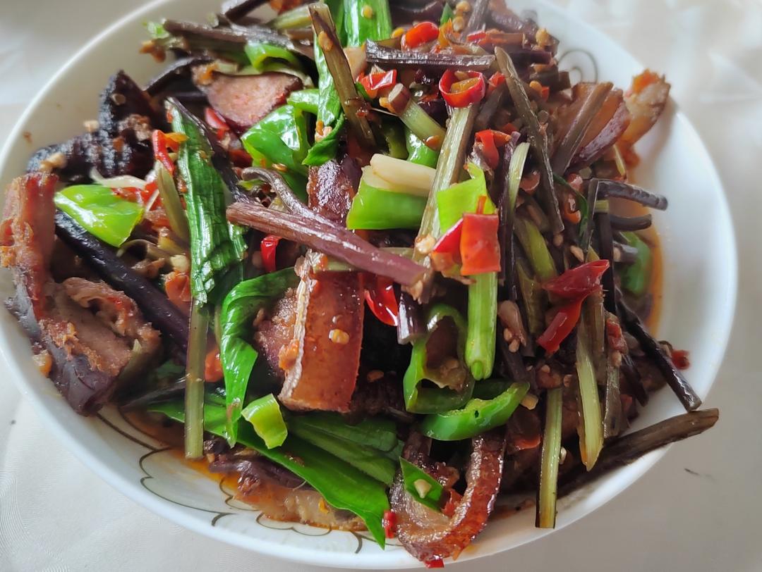 蕨菜炒腊肉