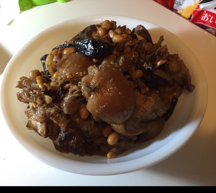 黄豆焖猪手