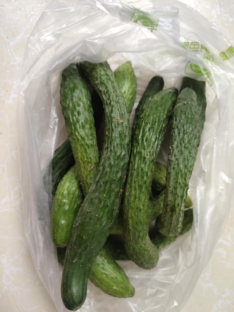 脆脆的家常炒青瓜的做法 步驟1