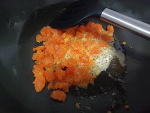 『三餐』咸蛋黄焗苦瓜的做法 步骤3
