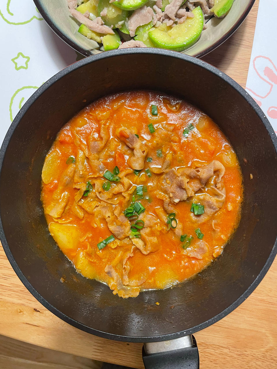 汤汁浓郁，番茄土豆肥牛锅