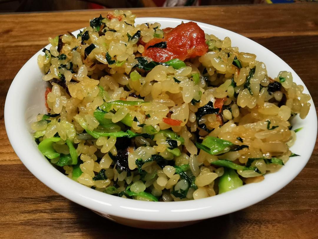 腊肠香菇青菜炒饭