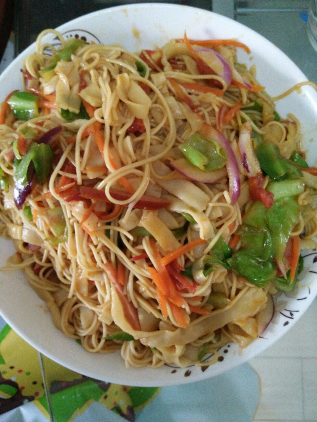 简单午餐炒面的做法