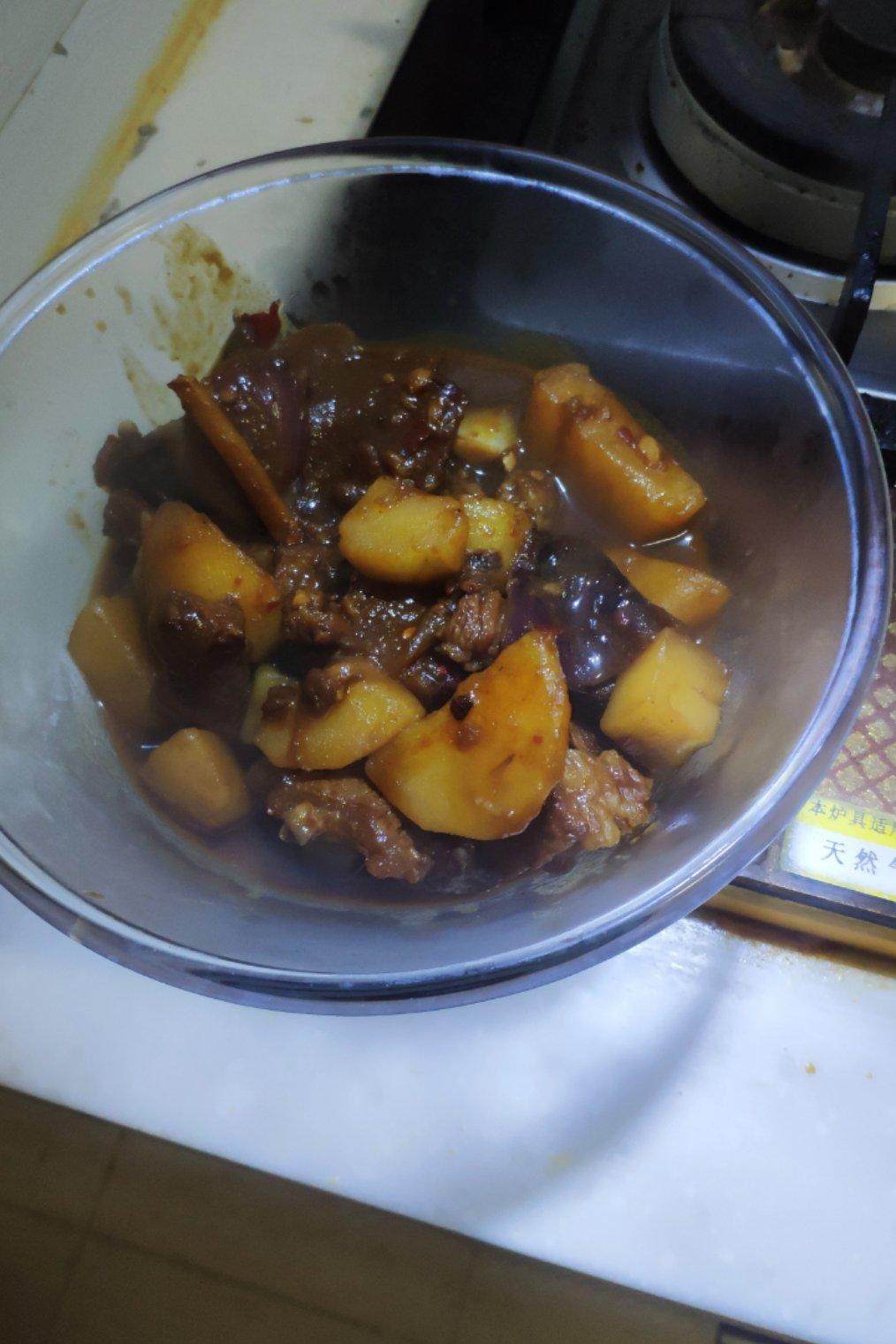 胡萝卜土豆烧牛腩