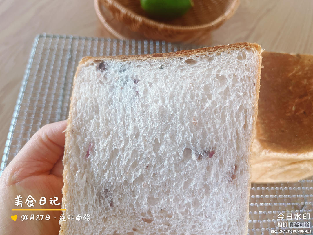 色与香同赋的玫瑰吐司