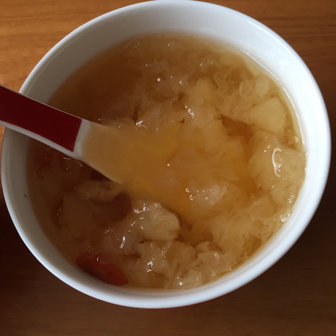 雪耳莲子百合羹