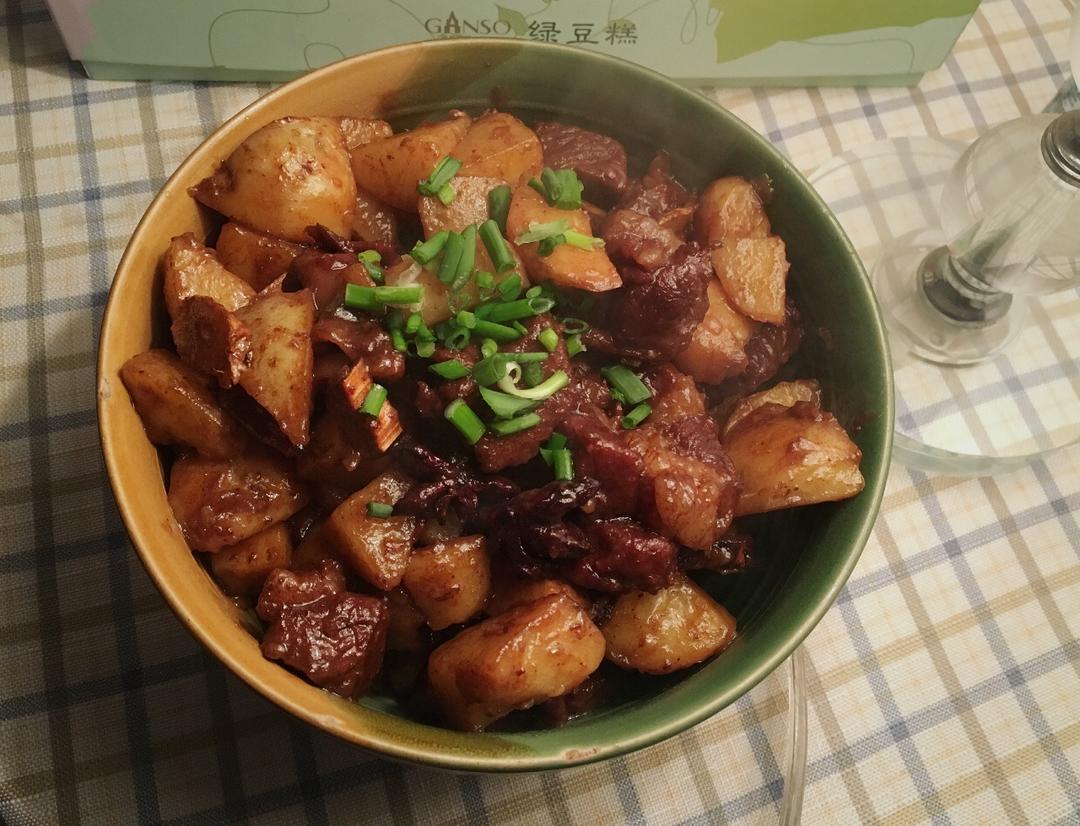 牛肉烧土豆