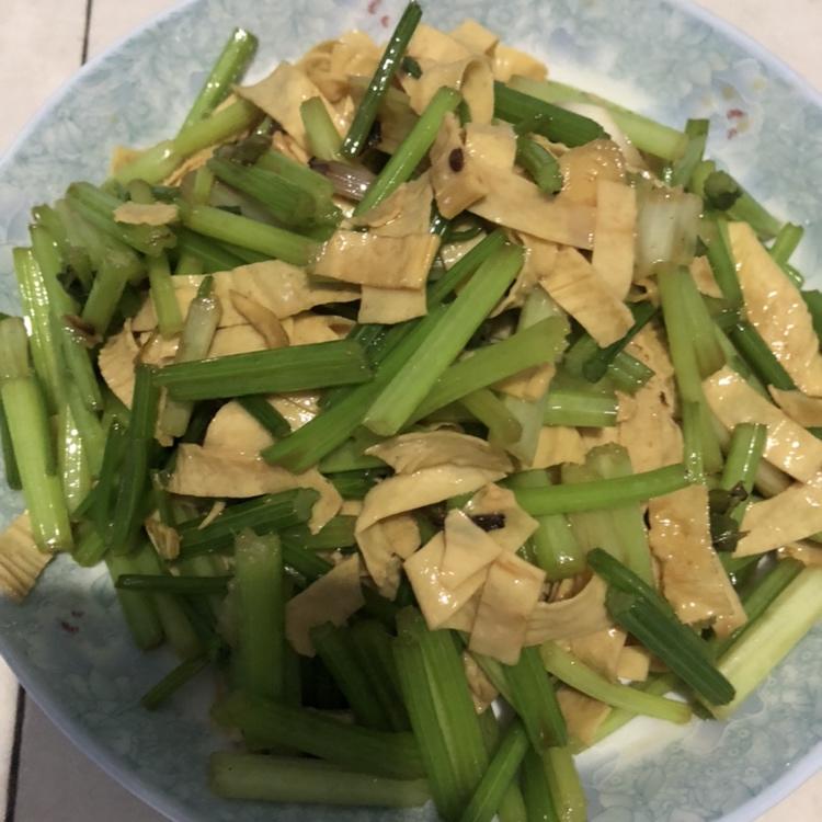 芹菜炒豆干