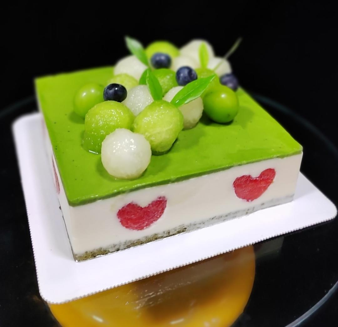 夏天该有的清凉颜色———红心蜜瓜慕斯蛋糕