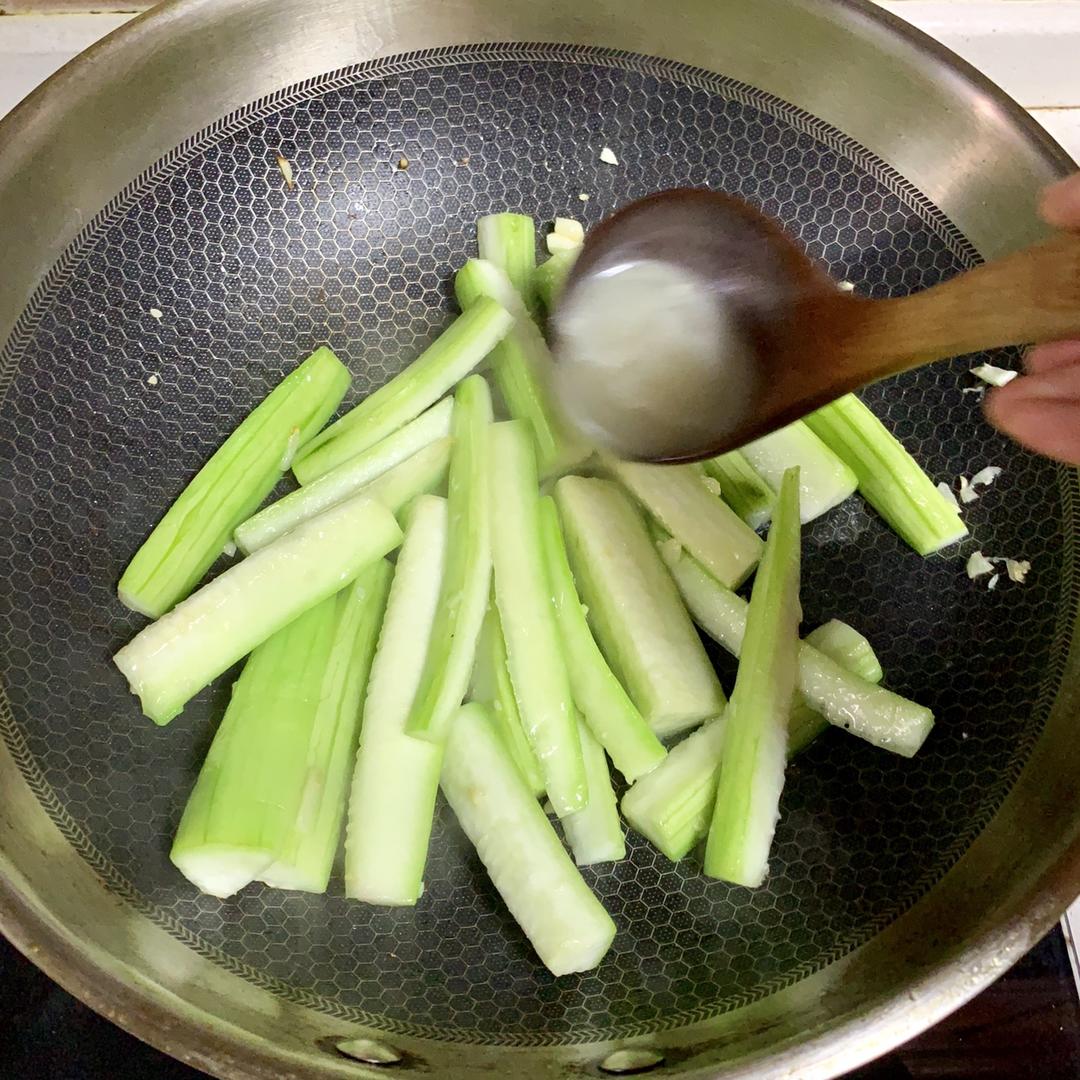 清爽低脂高汤丝瓜的做法