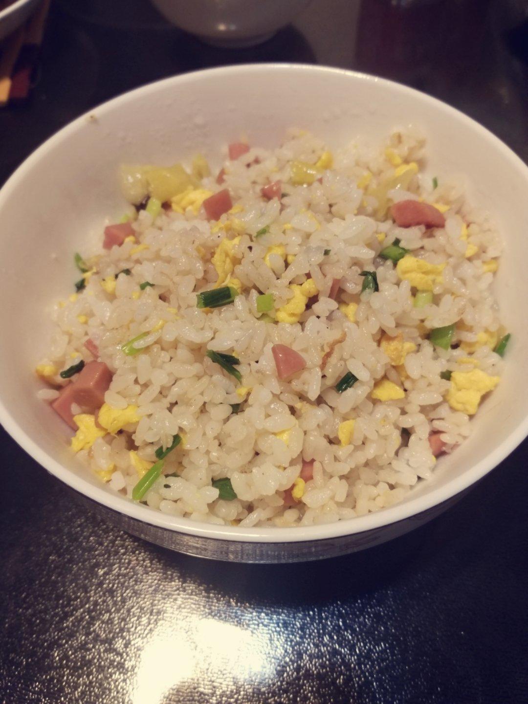 厨师长教你“蛋炒饭”如何做才好吃，答案都在这里面！