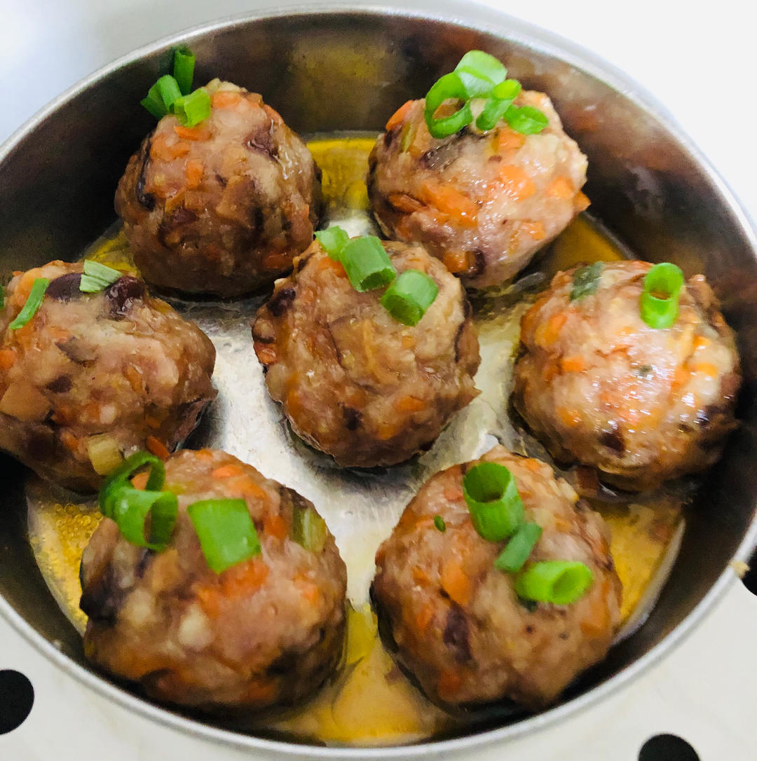 香菇红萝卜肉丸的做法