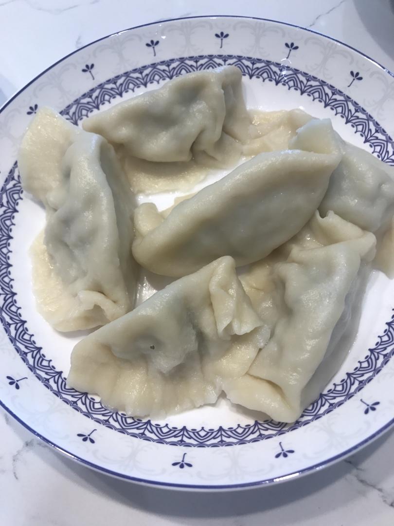 芹菜木耳鲜肉水饺