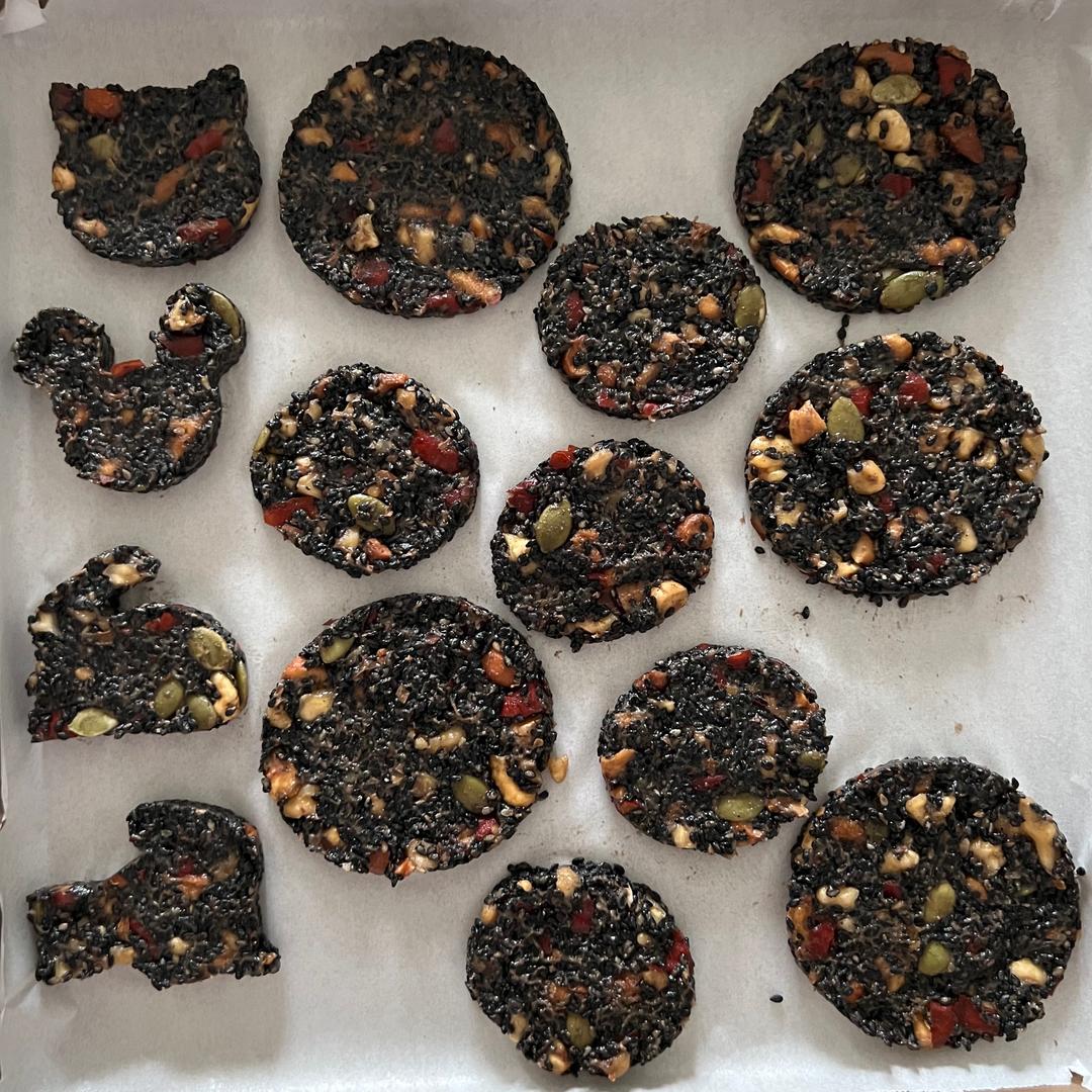 黑芝麻果仁薄饼的做法