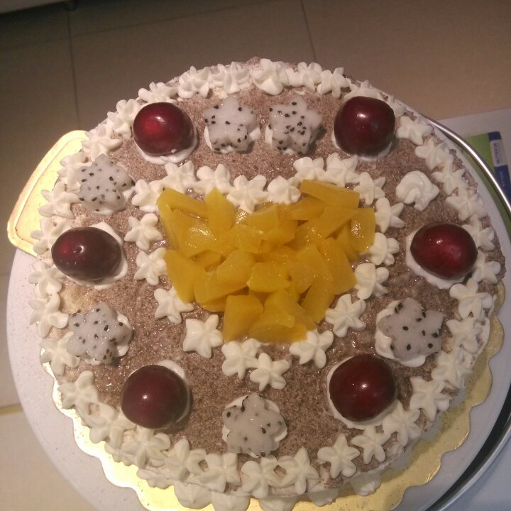 奶油水果装饰蛋糕