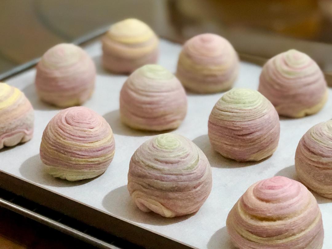 彩虹蛋黄酥（独角兽蛋黄酥）