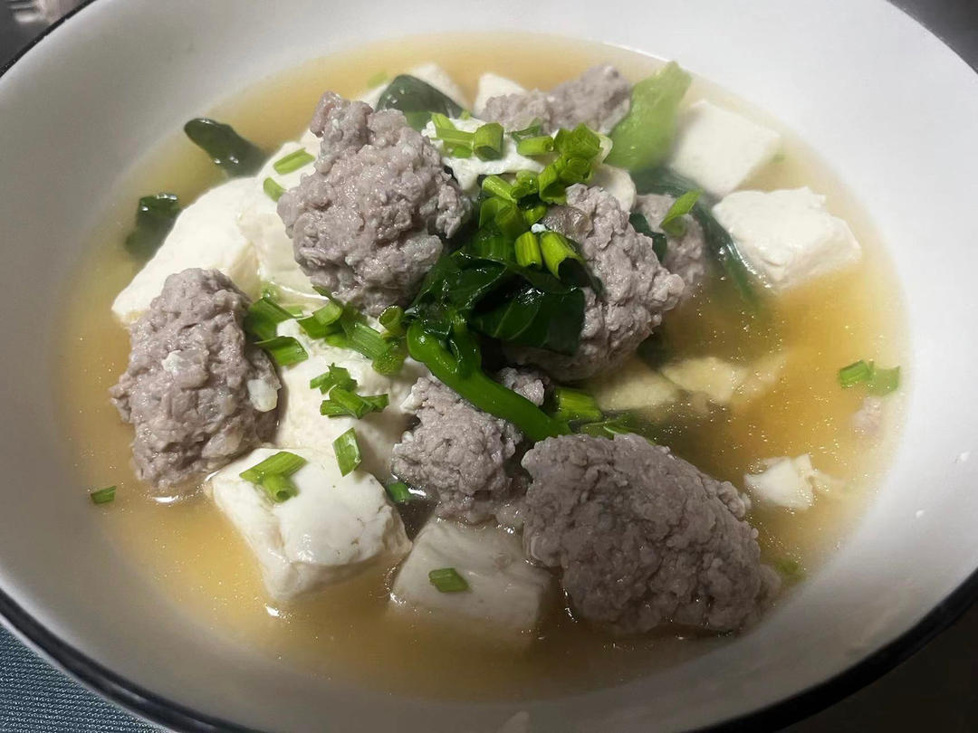 青菜豆腐肉丸汤