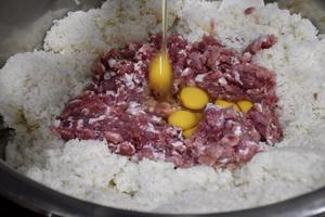 炸糯米肉圆子-年味年夜饭的做法 步骤7