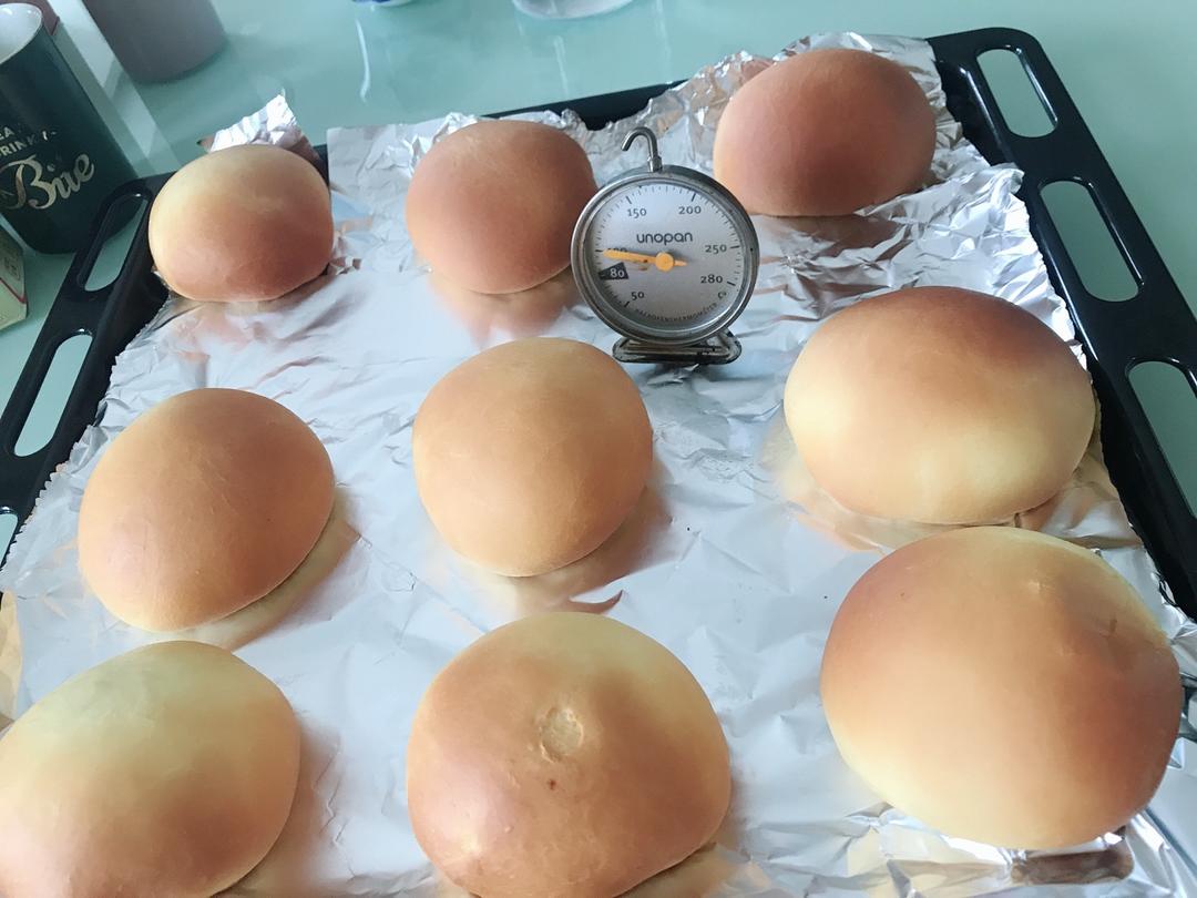 如棉花般松软的海苔肉松面包