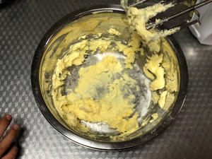 超简单豆沙一口酥，酥掉渣可商用配方的做法 步骤1