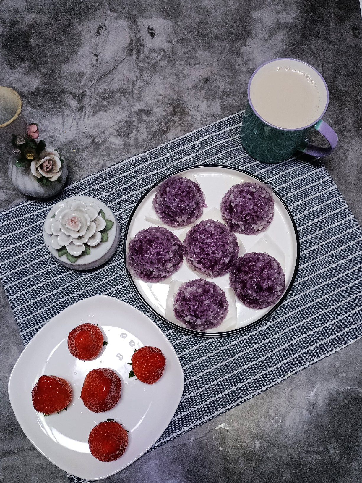 水晶紫薯糯米球