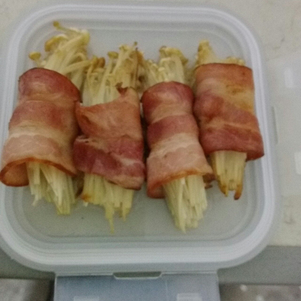 香煎培根金针菇卷