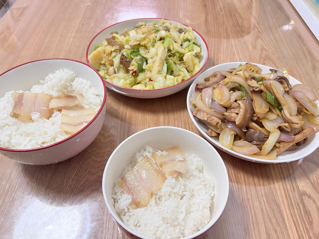 最近爱吃粉丝粉条～包菜炒粉丝